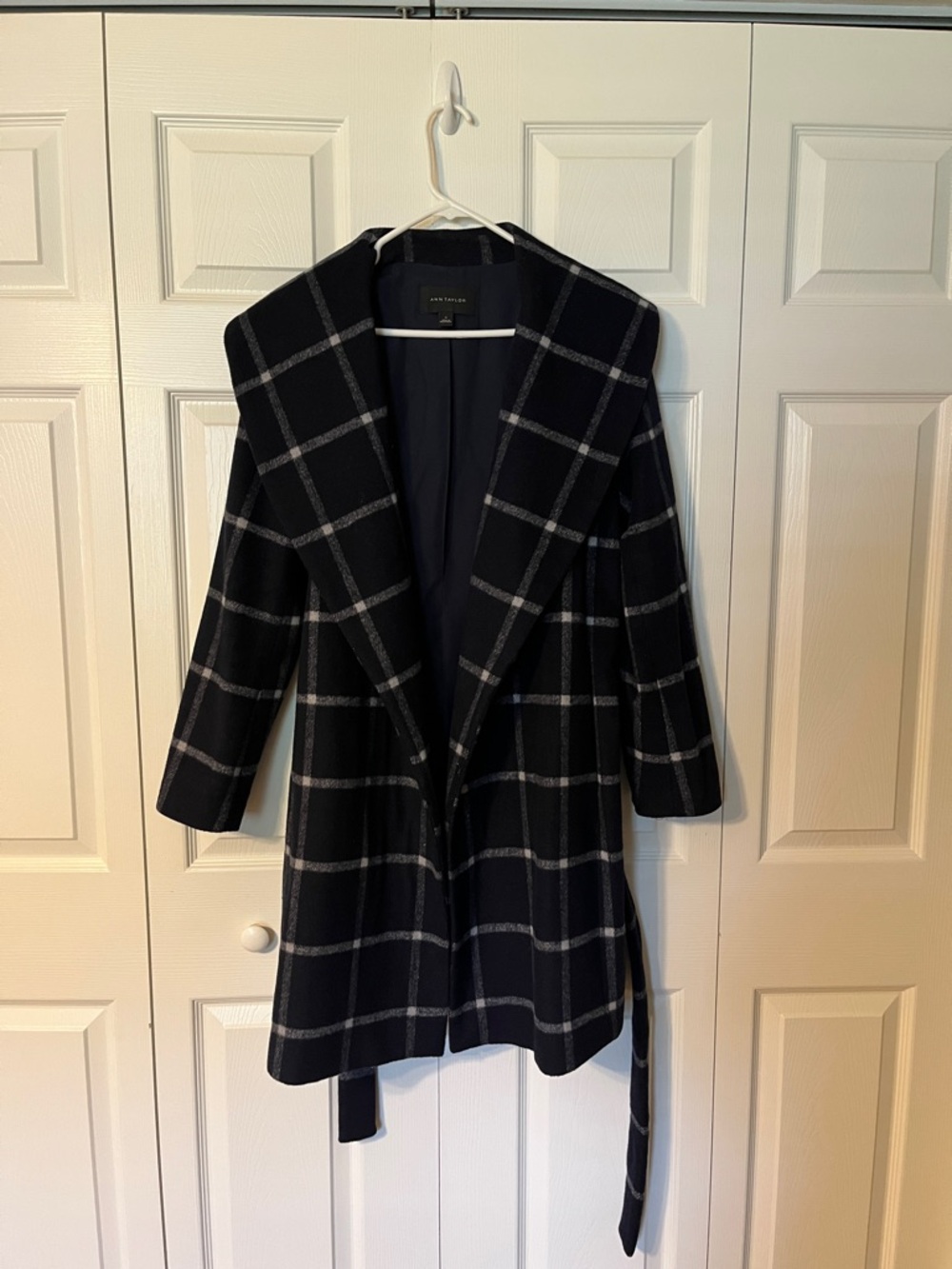 Ann Taylor Black Windowpane Plaid Wrap Trench Coat with Belt navy and white M - Picture 7 of 8